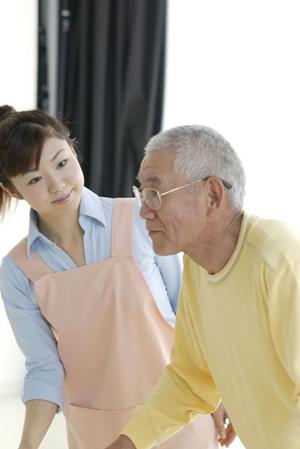 介護の仕事に転職をして人のお世話をする