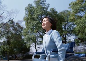 黄ばみにはホワイトニングが一番です